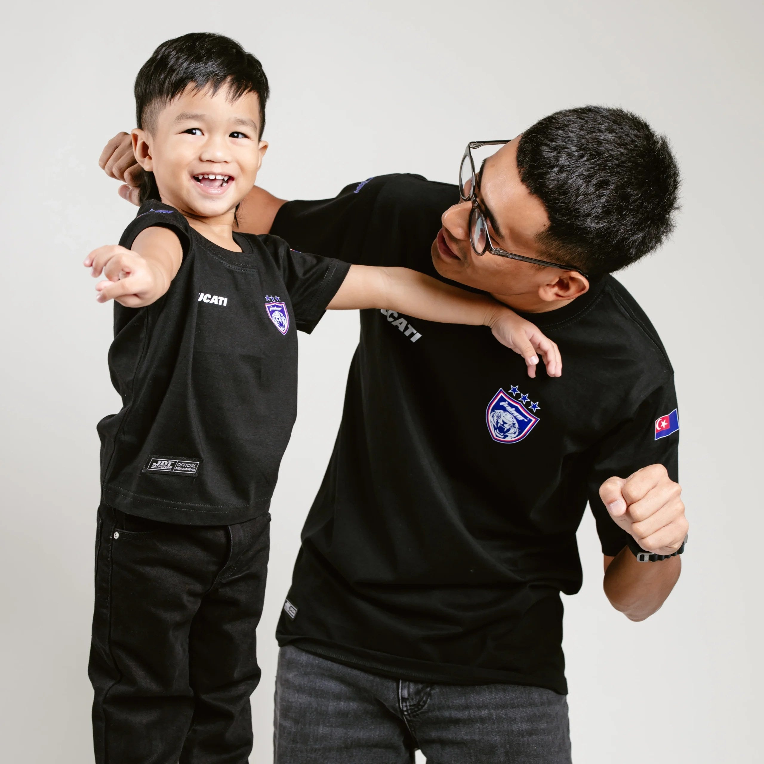 V1 KIDS Round Neck (Black)